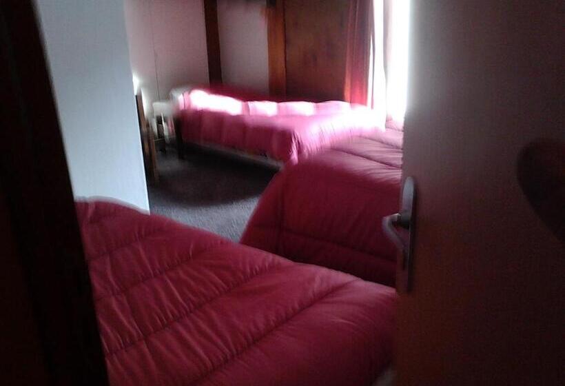 اتاق استاندارد سه نفره, Hôtel La Bergerie