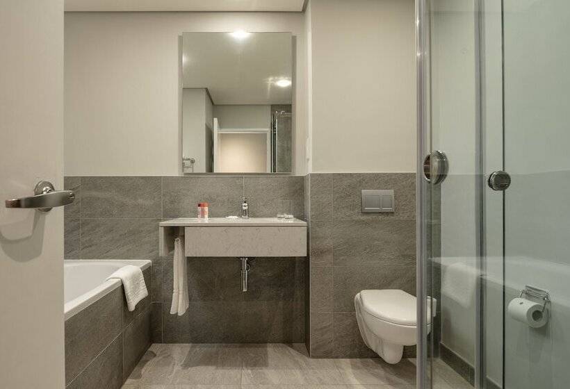 اتاق استاندارد, Crowne Plaza   Dar Es Salaam, An Ihg
