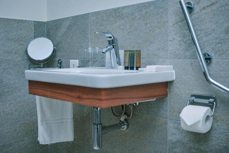 اتاق استاندارد, Crowne Plaza   Dar Es Salaam, An Ihg