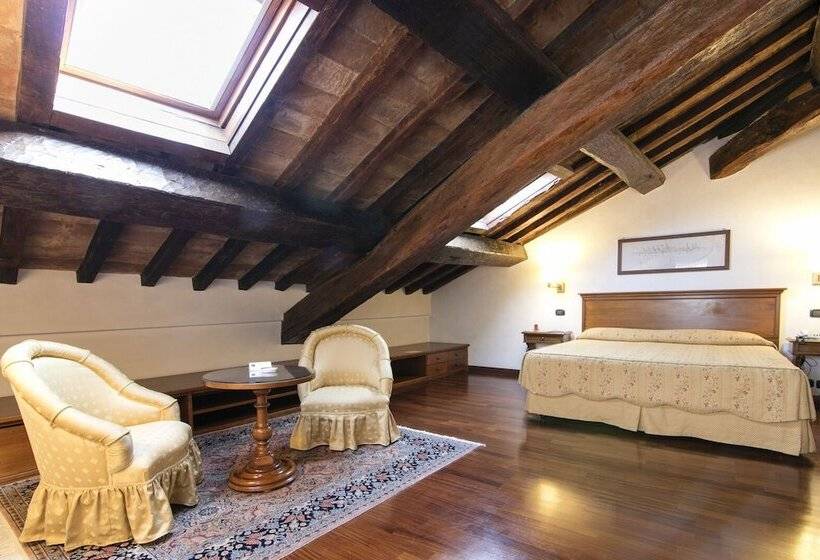 اتاق لوکس, Albergo Delle Notarie