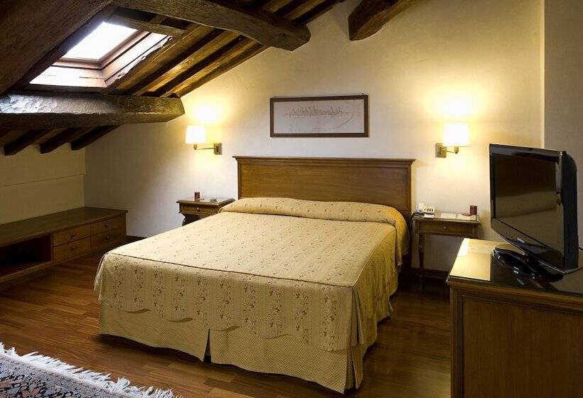 اتاق لوکس, Albergo Delle Notarie