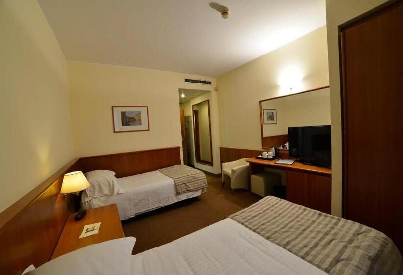 Standard Room Adapted for people with reduced mobility, Best Western Park