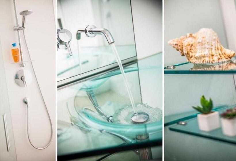 اتاق استاندارد با بالکن, Caravelle Thalasso & Wellness