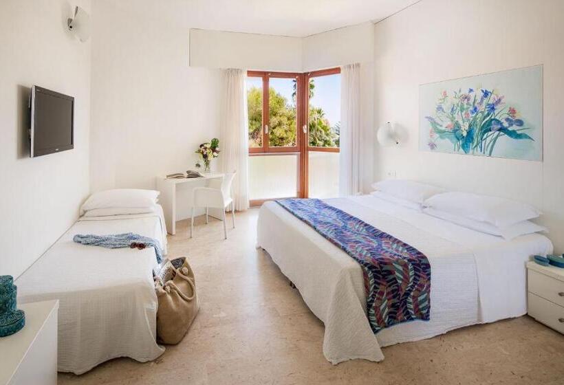 اتاق استاندارد سه تخته با بالکن, Caravelle Thalasso & Wellness