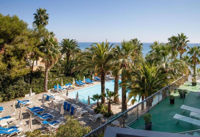 اتاق استاندارد سه تخته با بالکن, Caravelle Thalasso & Wellness