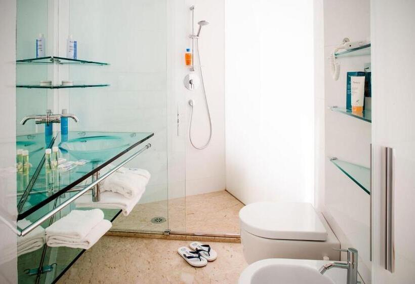 Standard Triple Room with Terrace, Caravelle Thalasso & Wellness