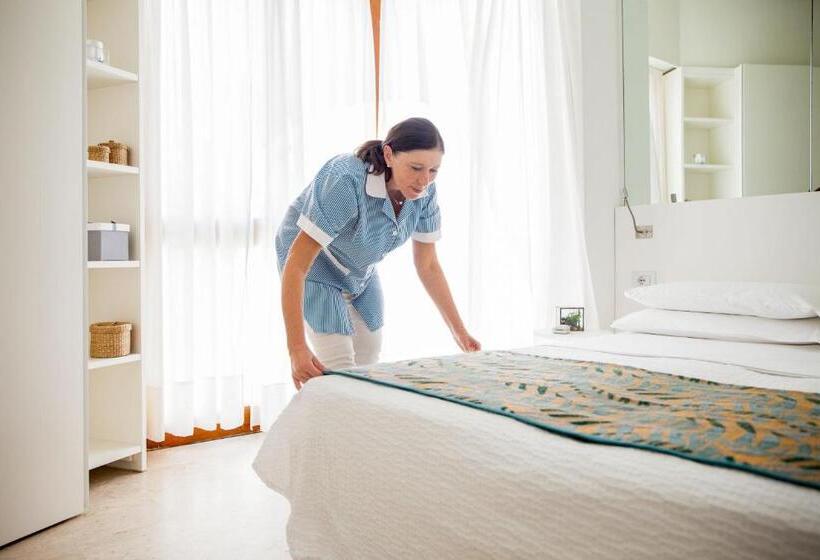 اتاق استاندارد با تراس, Caravelle Thalasso & Wellness