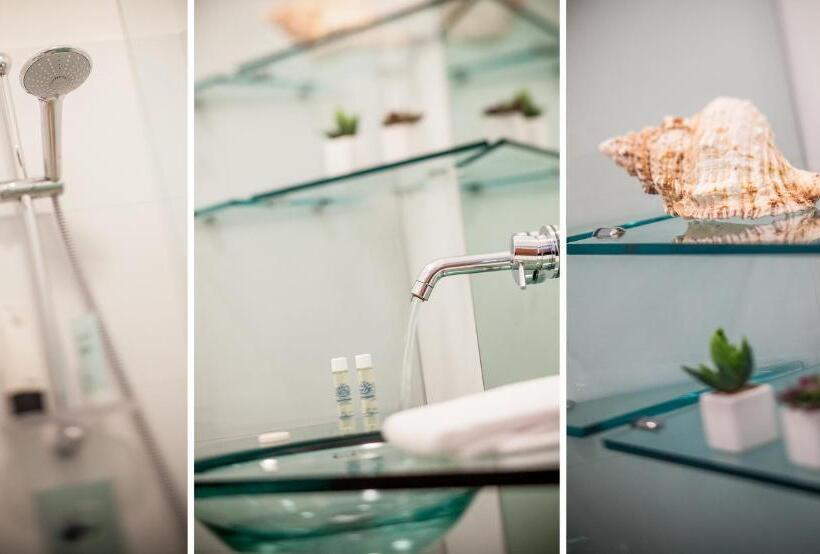 اتاق استاندارد با تراس, Caravelle Thalasso & Wellness