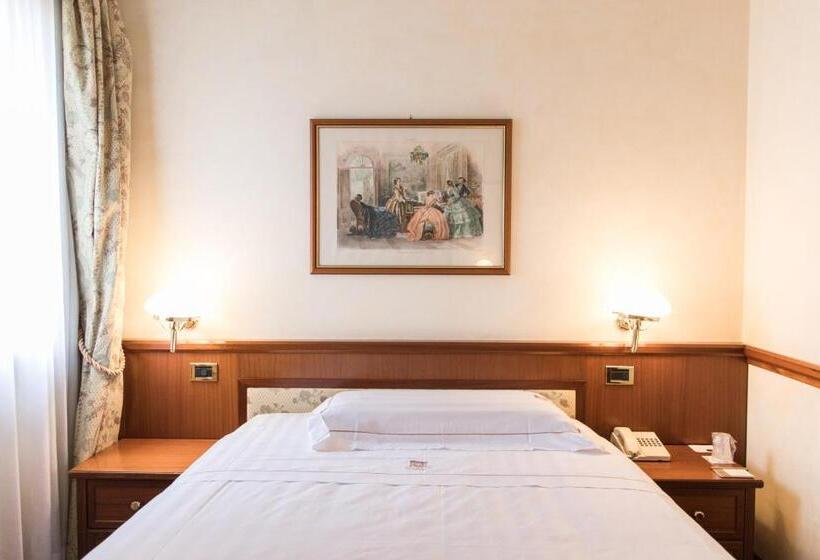 اتاق عادی, Phi Hotel Dei Medaglioni