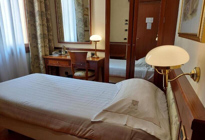 اتاق عادی, Phi Hotel Dei Medaglioni
