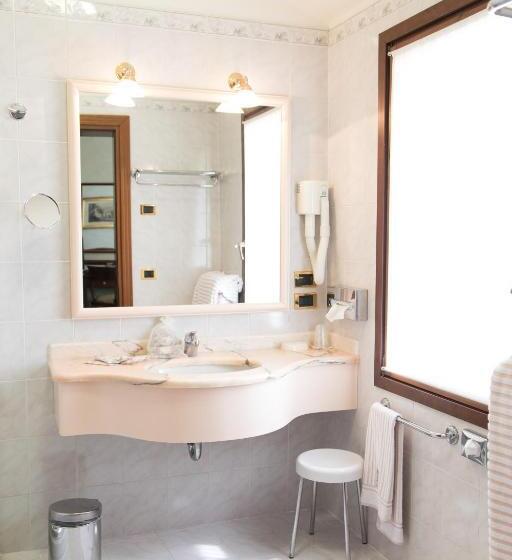 اتاق کلاسیک, Phi Hotel Dei Medaglioni