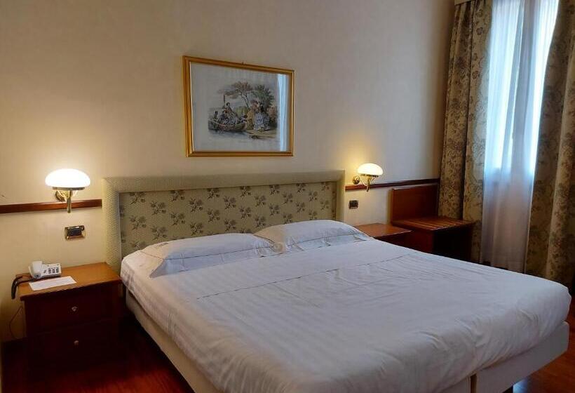 سوییت, Phi Hotel Dei Medaglioni