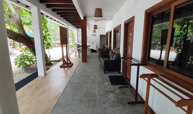 اتاق استاندارد با چشم‌انداز دریا, Surf Deck