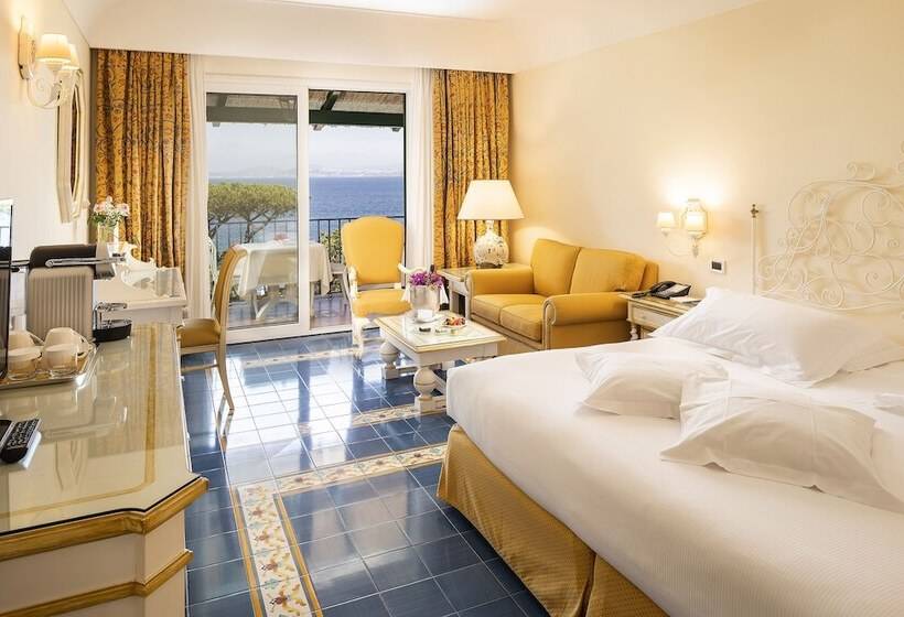 اتاق لوکس با چشم‌انداز دریا, Excelsior Belvedere Hotel & Spa