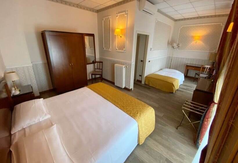 3-Bett-Standardzimmer, Grand Hotel Regina Salsomaggiore