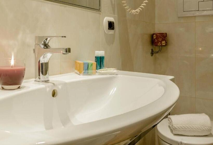 اتاق اکونومی یک تخته, Grande Albergo Potenza