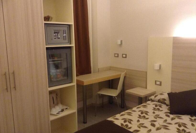 اتاق استاندارد سه نفره, Holiday  Alla Finestrella