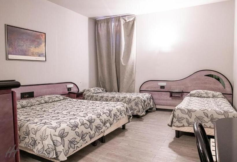 اتاق استاندارد چهار تخته, Holiday  Alla Finestrella