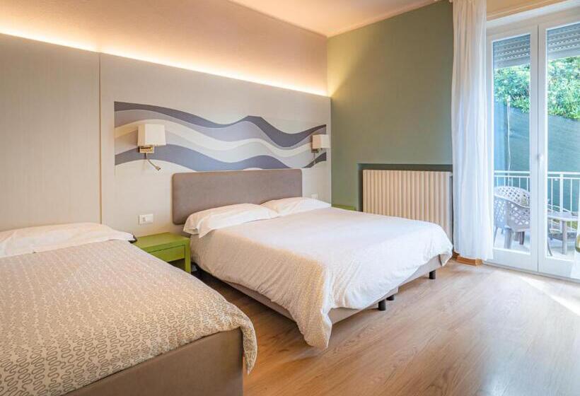 Standard Triple Room with Balcony, Il Nido