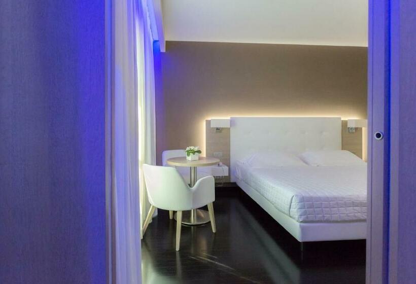 小型套房, Raffaello Hotel & Mooka Restaurant