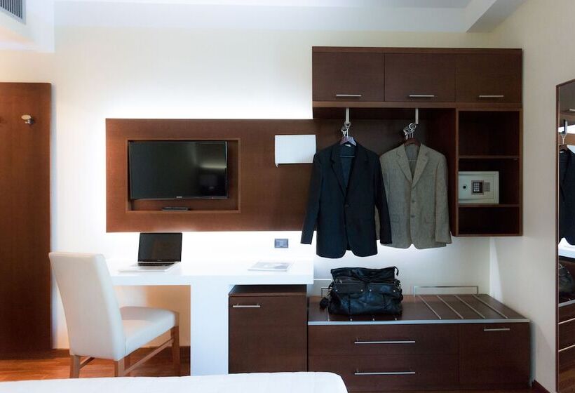 Quarto Classe Business, Raffaello