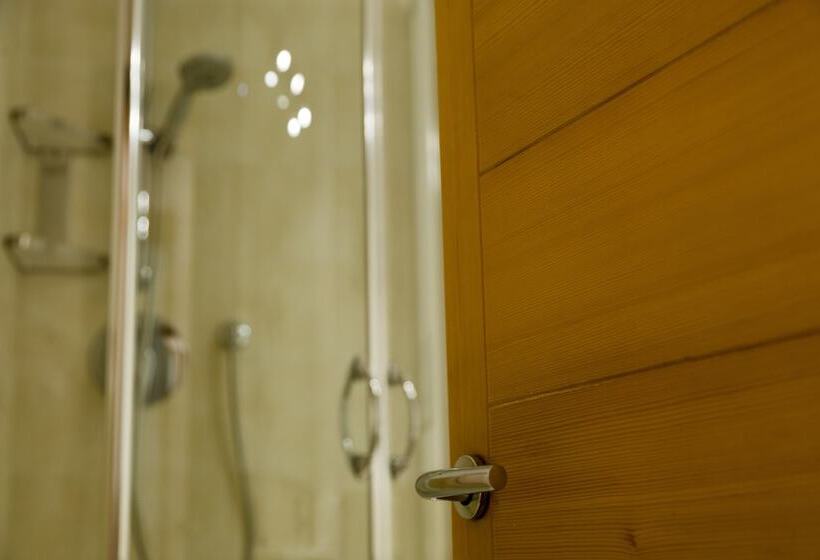 اتاق خانوادگی, Style Hotel Grifone