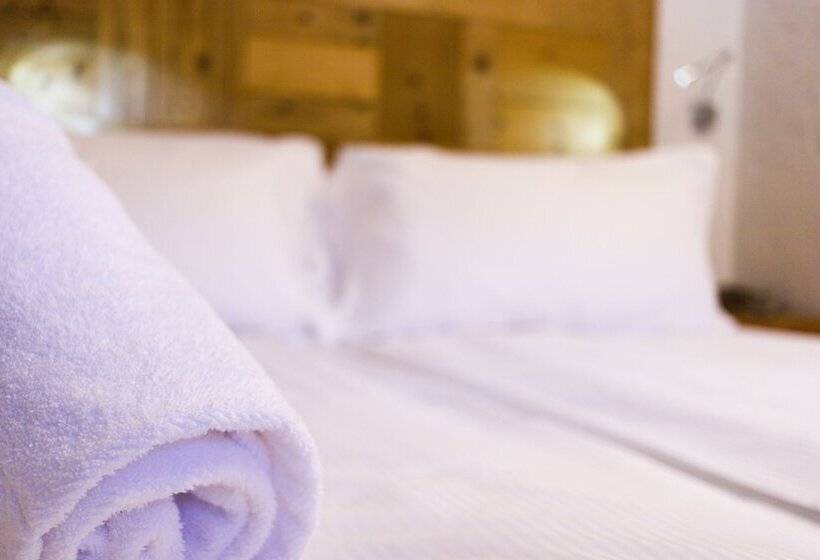 اتاق استاندارد سه نفره, Style Hotel Grifone