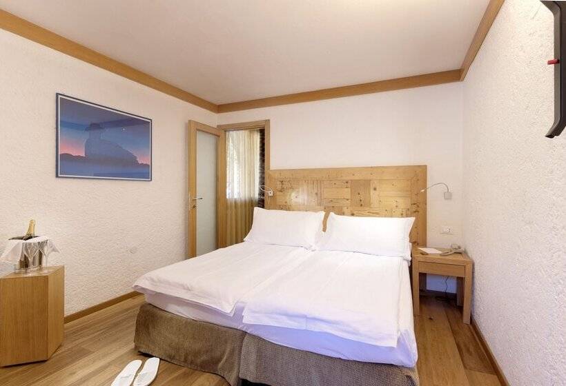 اتاق استاندارد سه نفره, Style Hotel Grifone