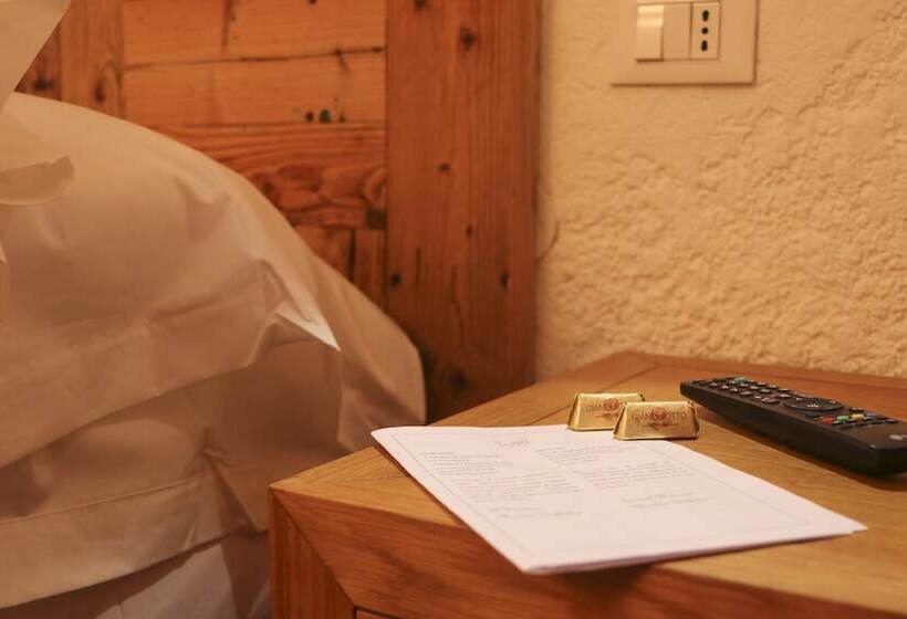 اتاق استاندارد چهار تخته, Style Hotel Grifone