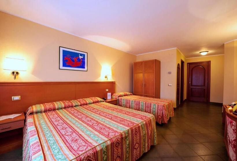 Standard Triple Room, Th Cinisi   Florio Park