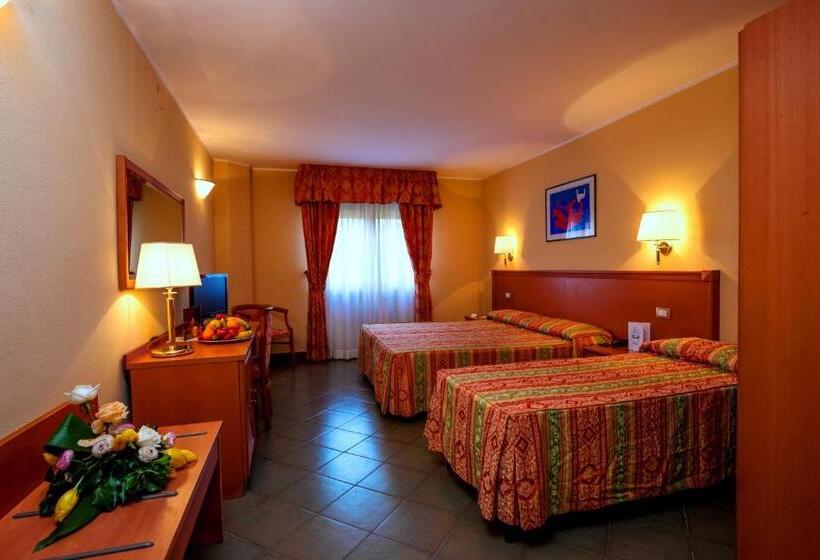 Standard Triple Room, Th Cinisi   Florio Park