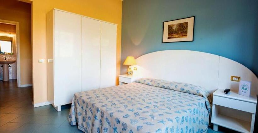 Standard Quadruple Room, Th Cinisi   Florio Park