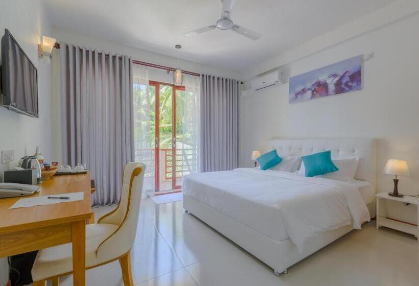 اتاق لوکس با بالکن, White Sand Dhigurah
