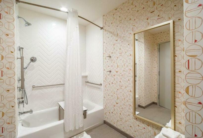 اتاق استاندارد با تخت بزرگ برای معلولان, Holiday Inn   Columbia   Downtown, An Ihg