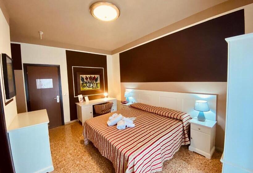اتاق استاندارد, Art Hotel Pandos