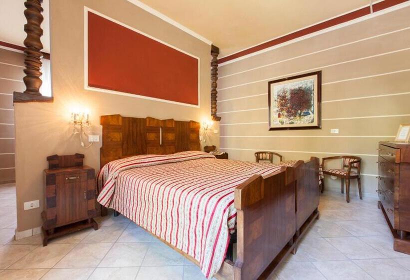 سوییت جونیور لوکس, Art Hotel Pandos