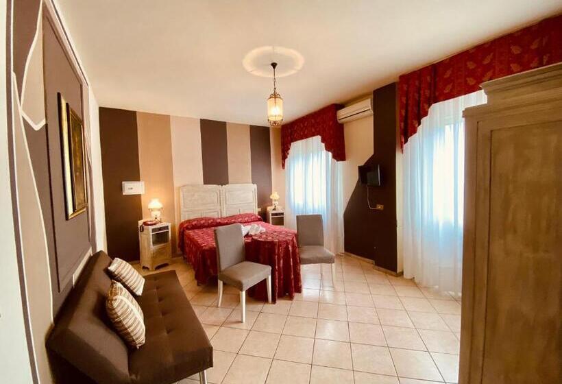 اتاق خانوادگی, Art Hotel Pandos