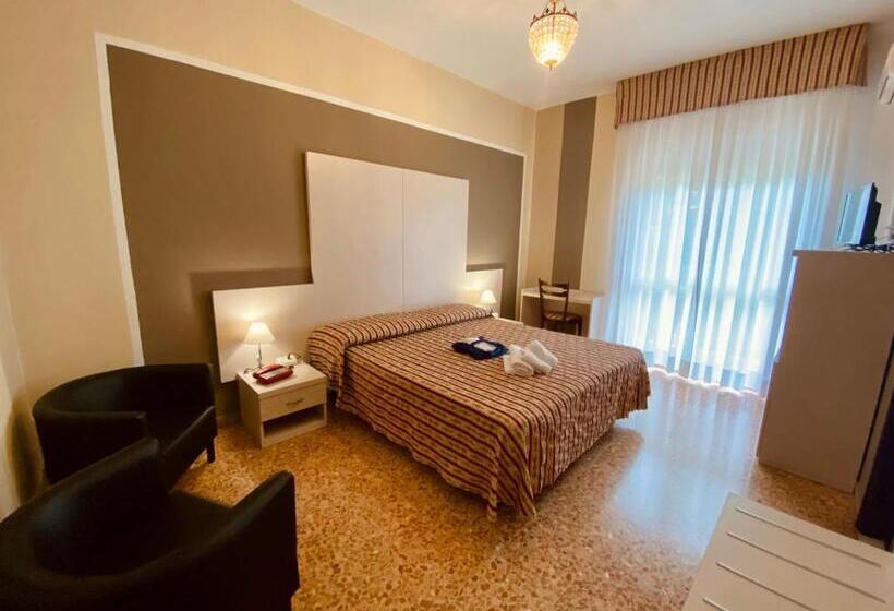 اتاق عادی, Art Hotel Pandos