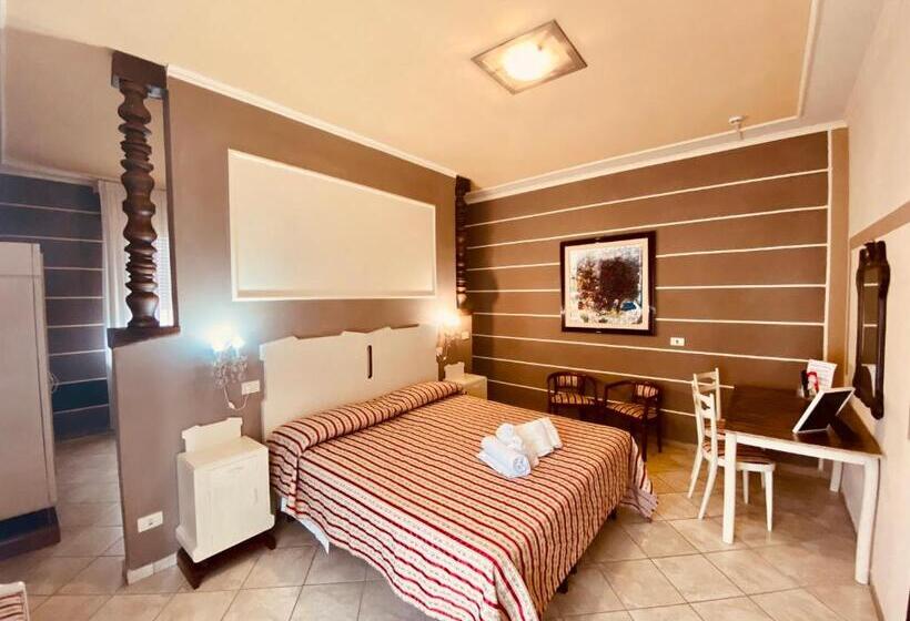 سوییت جونیور لوکس, Art Hotel Pandos