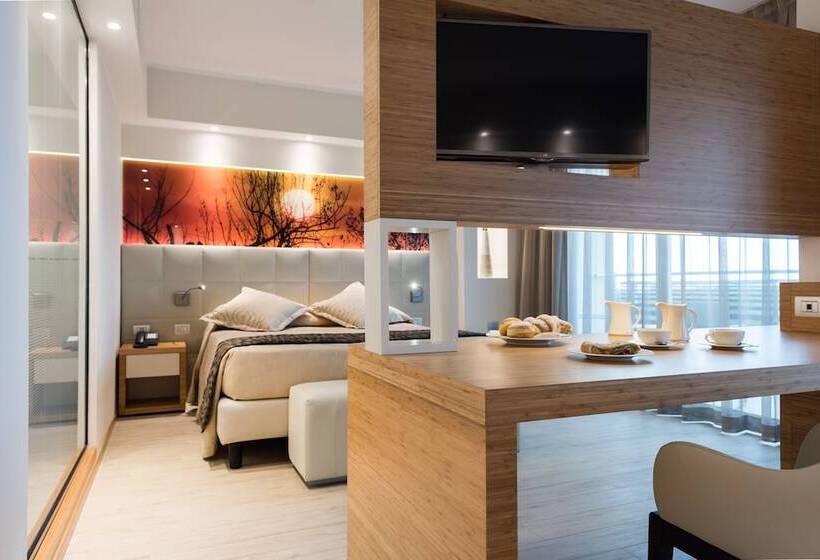 سوییت جونیور با چشم‌انداز جانبی دریا, Laguna Park Hotel 4superior