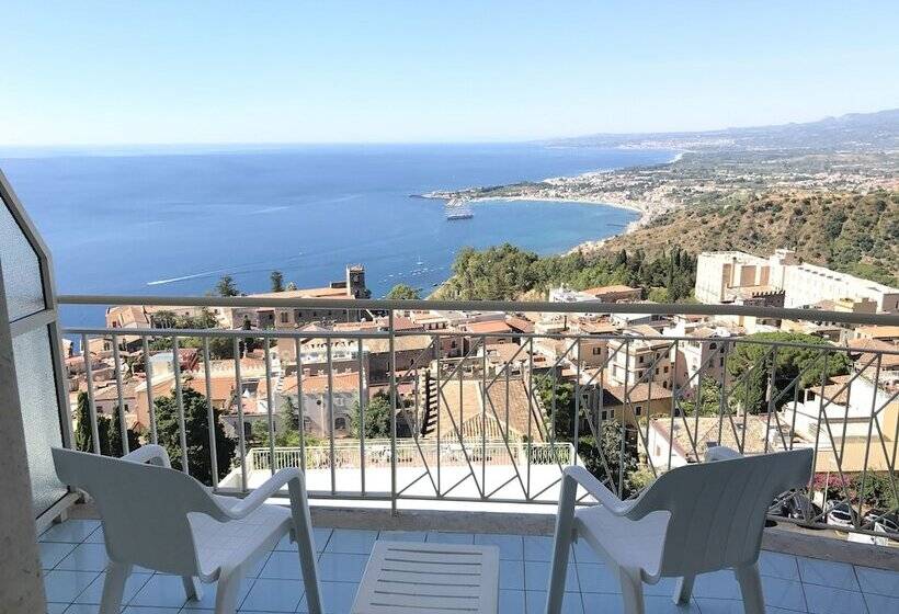 Standard Room Sea View with Balcony, Mediterranee