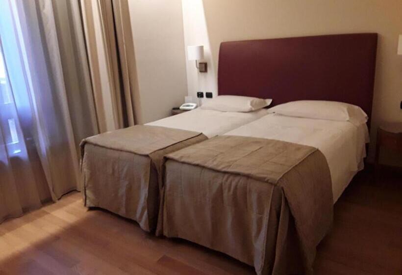 اتاق سوپریور, Monica Hotel Fiera