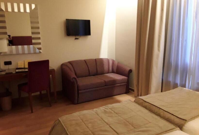 اتاق سوپریور, Monica Hotel Fiera