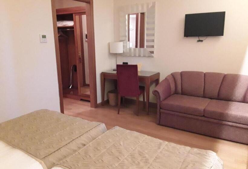 اتاق سوپریور, Monica Hotel Fiera