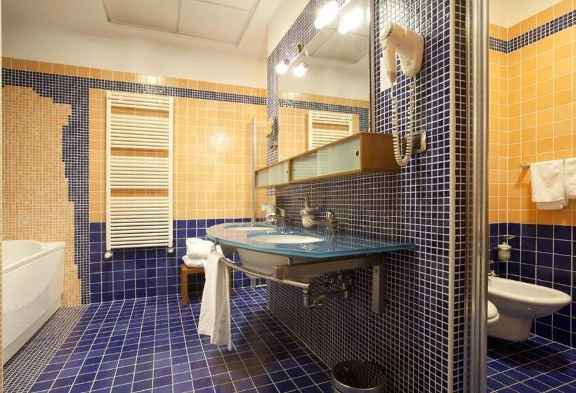 سوییت, Palace Hotel Moderno