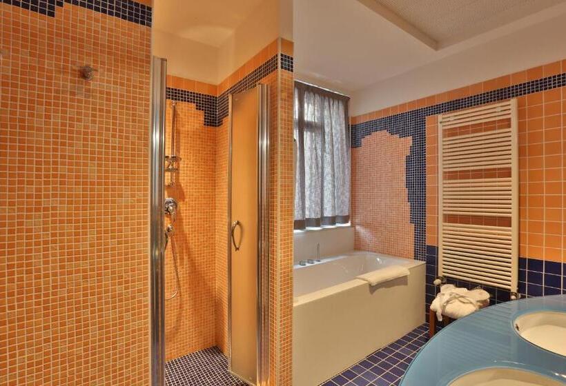 سوییت, Palace Hotel Moderno