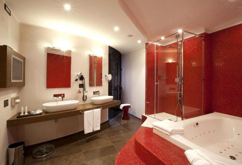 سوییت سوپریور, Palace Hotel Moderno