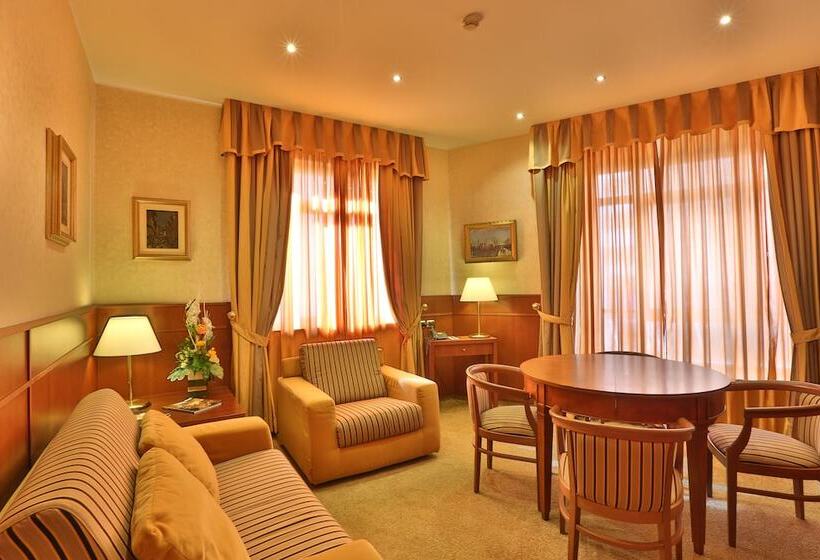 سوییت, Palace Hotel Moderno