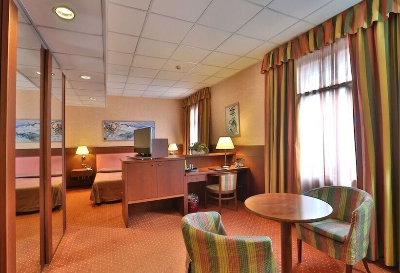اتاق استاندارد سه نفره, Palace Hotel Moderno