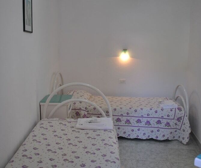 اتاق استاندارد چهار تخته, Ristorante Borgo La Tana